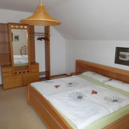 Ferienwohnung Hirth Apartment *
